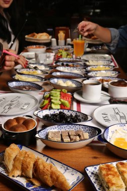 zengin ve leziz Türk Kahvaltı