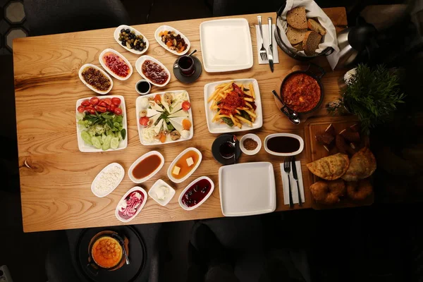 Reichhaltiges Und Köstliches Türkisches Frühstück — Stockfoto