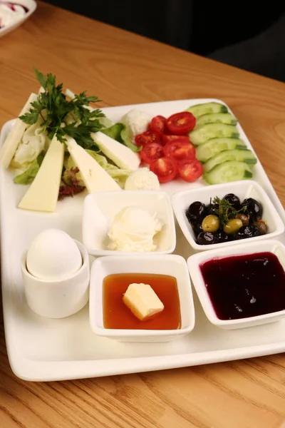 zengin ve leziz Türk Kahvaltı