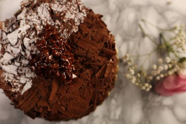 Masada lezzetli bir pasta var.