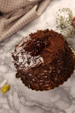 Masada lezzetli bir pasta var.