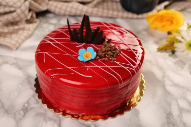 Masada lezzetli bir pasta var.