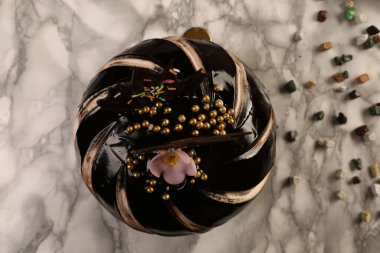 Masada lezzetli bir pasta var.