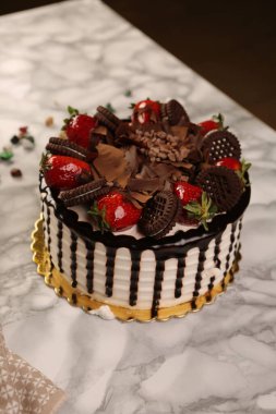 Masada lezzetli bir pasta var.