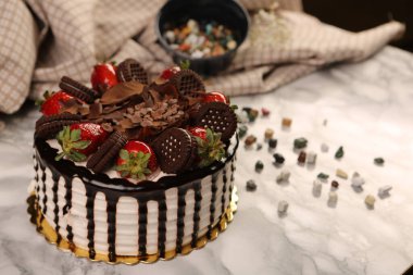 Masada lezzetli bir pasta var.