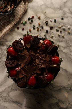 Masada lezzetli bir pasta var.