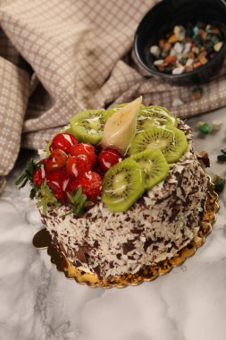 Masada lezzetli bir pasta var.