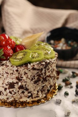 Masada lezzetli bir pasta var.