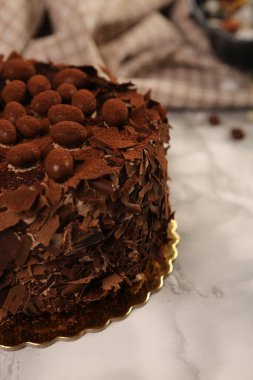 Masada lezzetli bir pasta var.