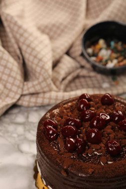 Masada lezzetli bir pasta var.