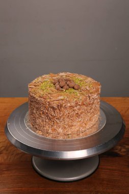 Masada lezzetli bir pasta var.