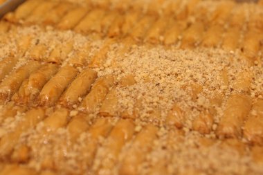 Geleneksel hindistancevizli tatlı baklavası. Ev yapımı fındıklı ve ballı baklava..