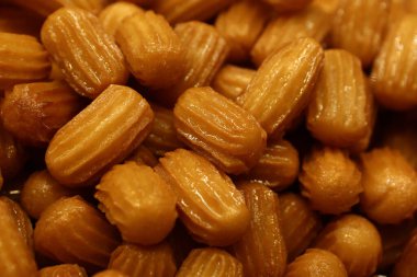 Geleneksel hindistancevizli tatlı baklavası. Ev yapımı fındıklı ve ballı baklava..