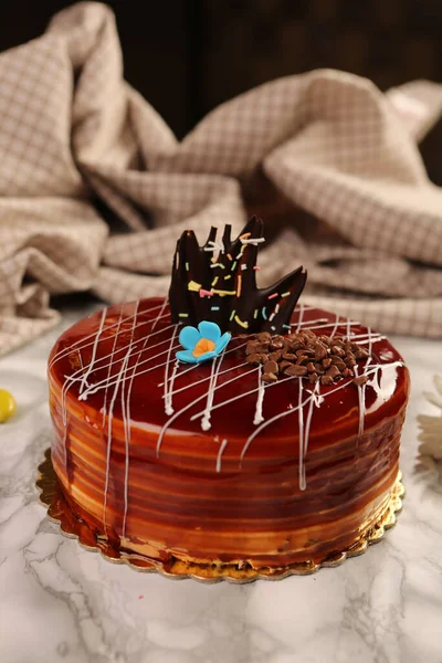 Masada lezzetli bir pasta var.