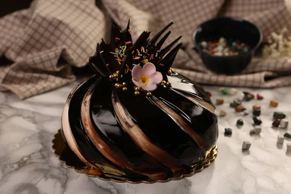 Masada lezzetli bir pasta var.