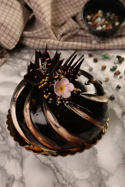 Masada lezzetli bir pasta var.