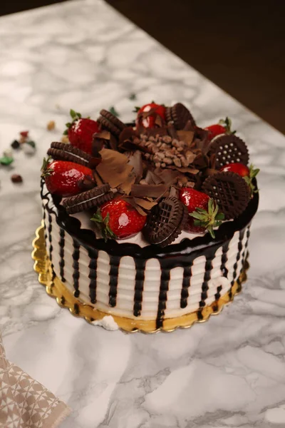 Masada lezzetli bir pasta var.