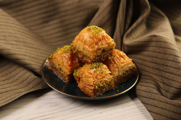 Traditionelle Türkische Nachspeise Baklava Mit Cashew Walnüssen Hausgemachte Baklava Mit — Stockfoto