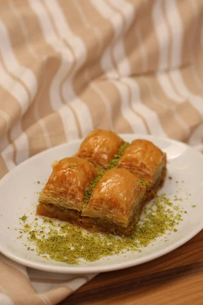 Traditionelle Türkische Nachspeise Baklava Mit Cashew Walnüssen Hausgemachte Baklava Mit — Stockfoto
