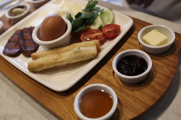 zengin ve leziz Türk Kahvaltı