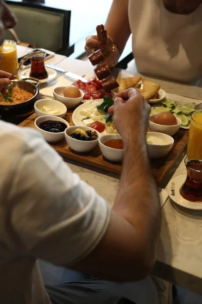 zengin ve leziz Türk Kahvaltı
