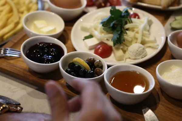 Runsas Herkullinen Turkkilainen Aamiainen — kuvapankkivalokuva