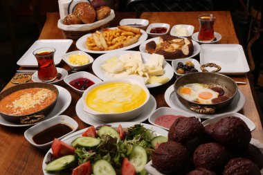 zengin ve leziz Türk Kahvaltı