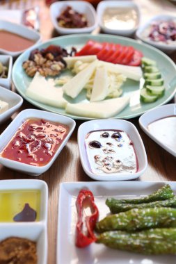 zengin ve leziz Türk Kahvaltı