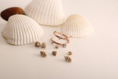 Elmas Mücevherler ve Moda Mücevherleri