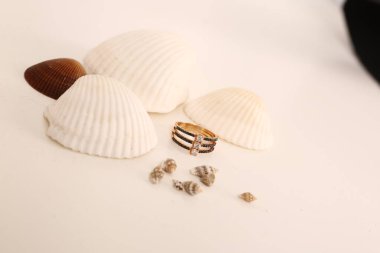 Elmas Mücevherler ve Moda Mücevherleri