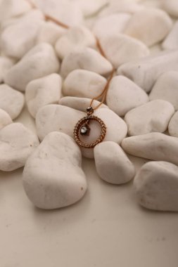 Elmas Mücevherler ve Moda Mücevherleri