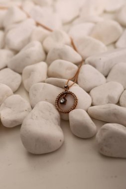 Elmas Mücevherler ve Moda Mücevherleri