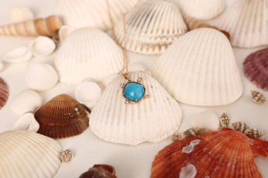 Elmas Mücevherler ve Moda Mücevherleri