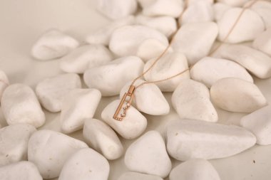 Elmas Mücevherler ve Moda Mücevherleri