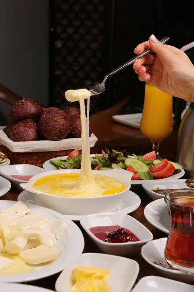 Reichhaltiges Und Köstliches Türkisches Frühstück — Stockfoto