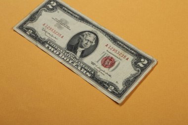 Bir sürü nakit bize dolar