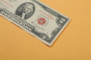 Bir sürü nakit bize dolar