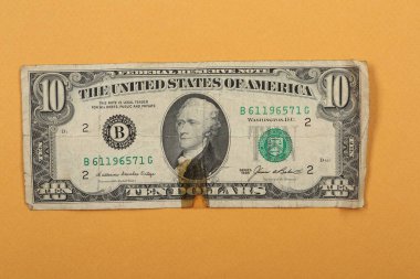 Bir sürü nakit bize dolar