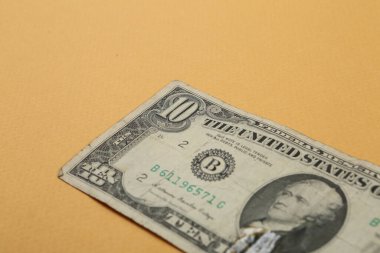 Bir sürü nakit bize dolar