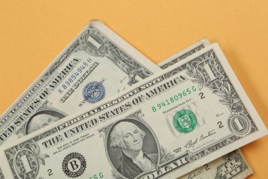 Bir sürü nakit bize dolar