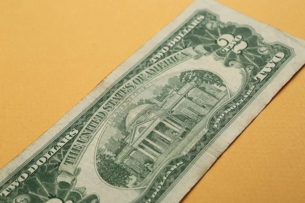 Bir sürü nakit bize dolar