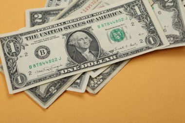 Bir sürü nakit bize dolar