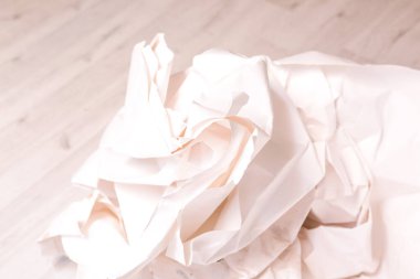 Beyaz buruşmuş kağıt arkaplan grunge doku arkaplanı