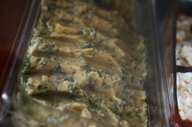 Geleneksel Türk ve Yunan yemek meze masası