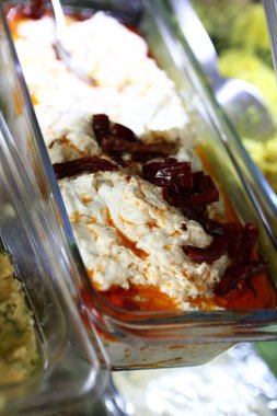 Geleneksel Türk ve Yunan yemek meze masası