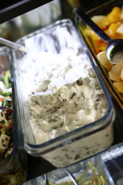 Geleneksel Türk ve Yunan yemek meze masası