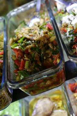 Geleneksel Türk ve Yunan yemek meze masası