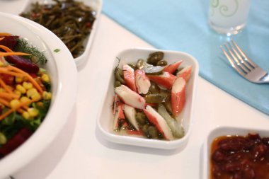 Geleneksel Türk ve Yunan yemek meze masası