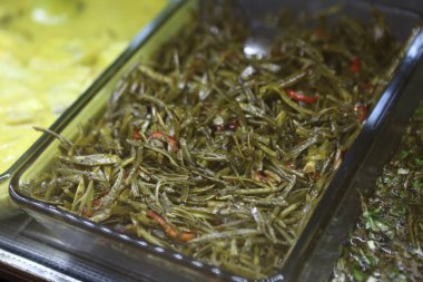 Geleneksel Türk ve Yunan yemek meze masası