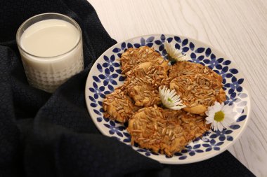 Koyu çikolata parçaları ile tanımlama